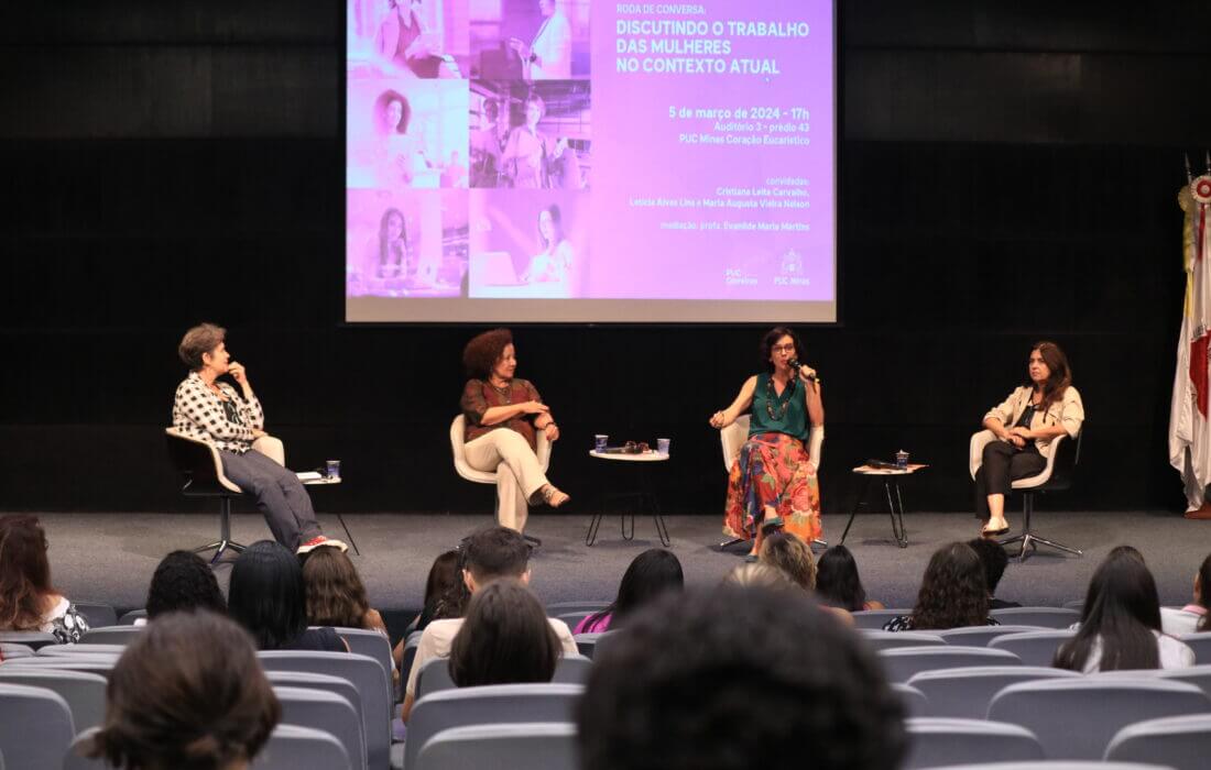 Professoras da PUC Minas participam de Roda de Conversa 'Discutindo o trabalho das mulheres no contexto atual'